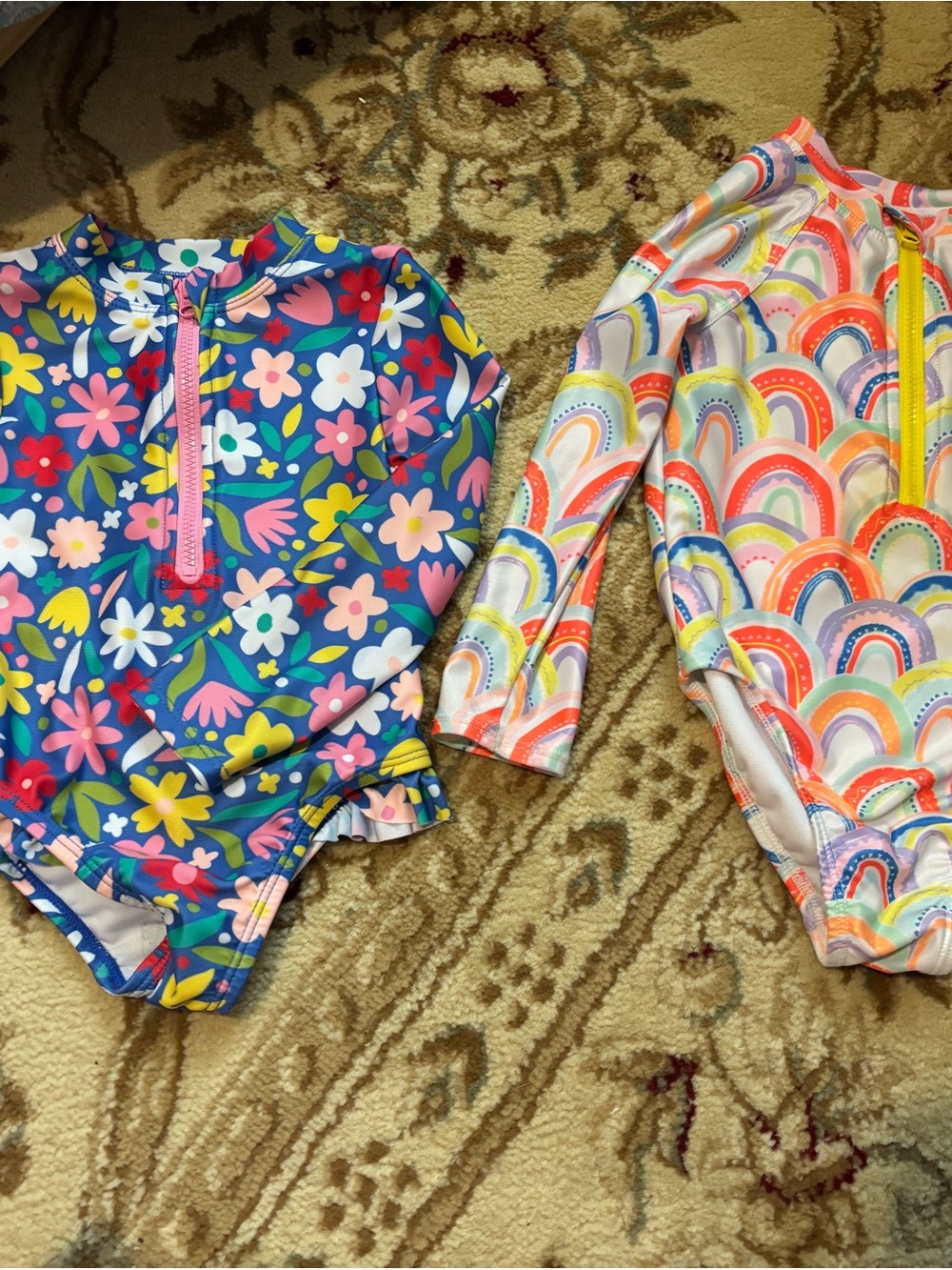 Set of two girls wonder nation long sleeve rashguards size 18m